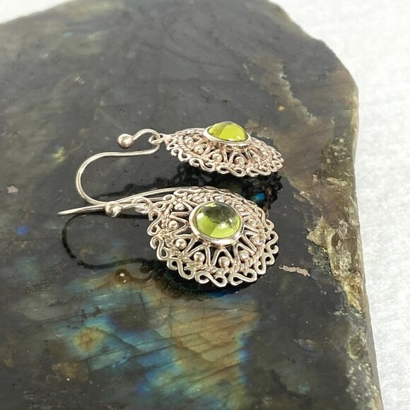 Sterling Silver 925 Celtic Infinity Knot Round Filigree Peridot Dangle Earrings - Picture 4 of 16